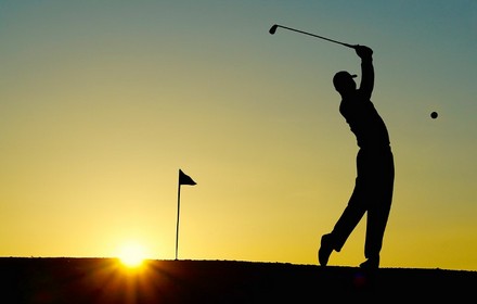 Golf swing golfer makes a pitch